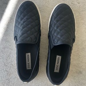 STEVE MADDEN
ECENTRCQ SLIP-ON SNEAKER Size 10